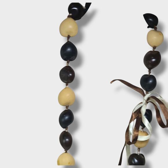 Vintage Hawaiian Kukui Nut Lei Necklace 32"‎ - Picture 5 of 7